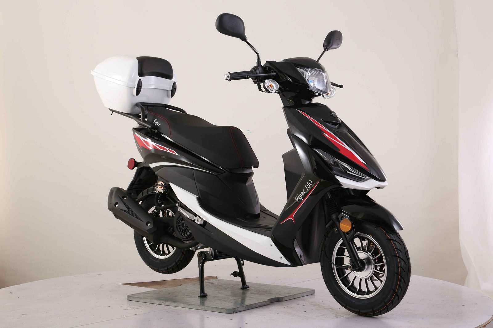 Viper 150cc scooter